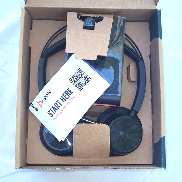 Voyager Focus 2 UC USB-C Wireless Headset & Stand Bluetooth Microsoft Teams Zoom - Picture 9 of 17